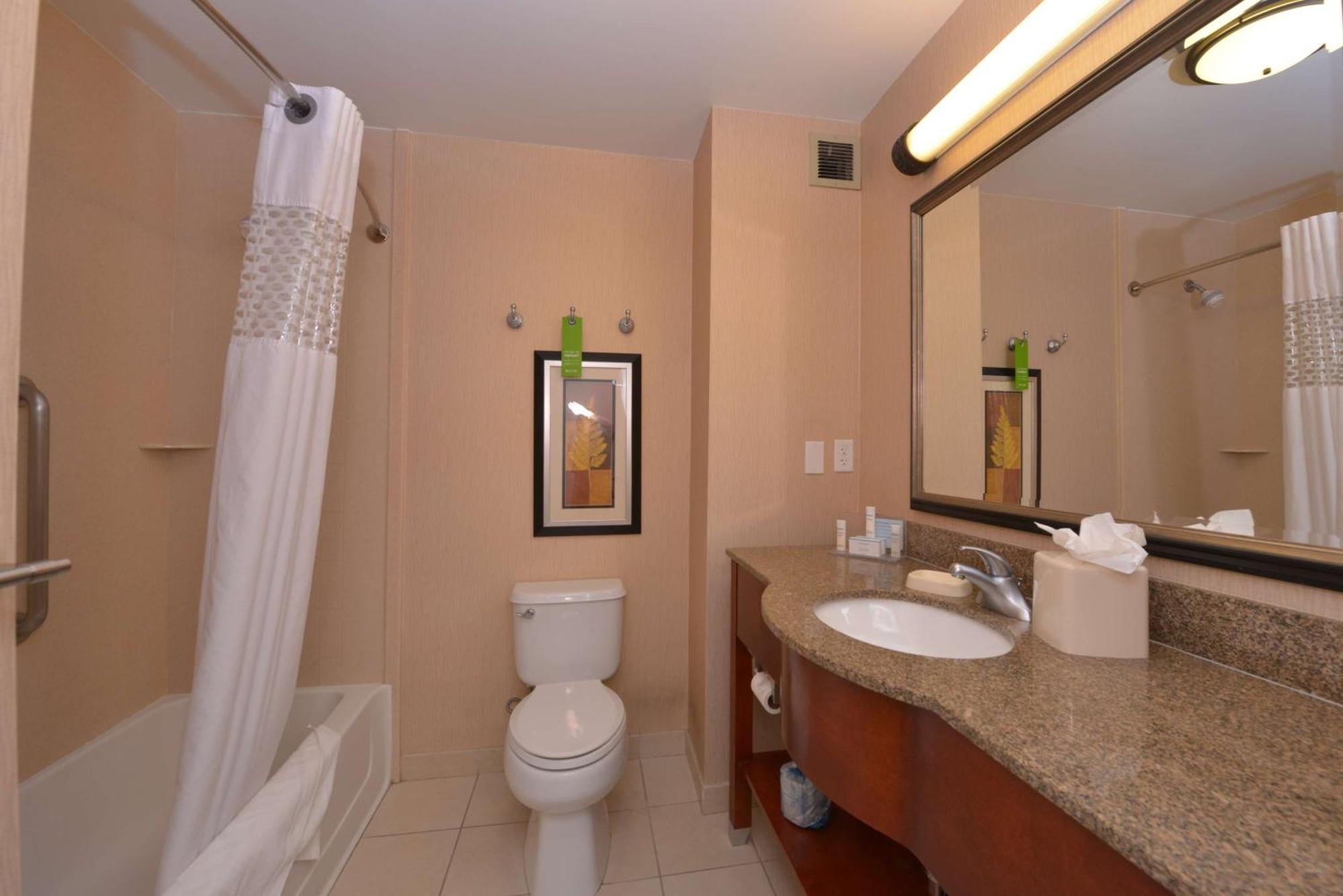 Hampton Inn And Suites Bakersfield North-Airport Екстер'єр фото